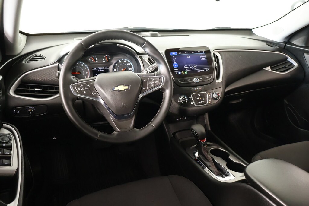 Used 2025 Chevrolet Malibu RS Car