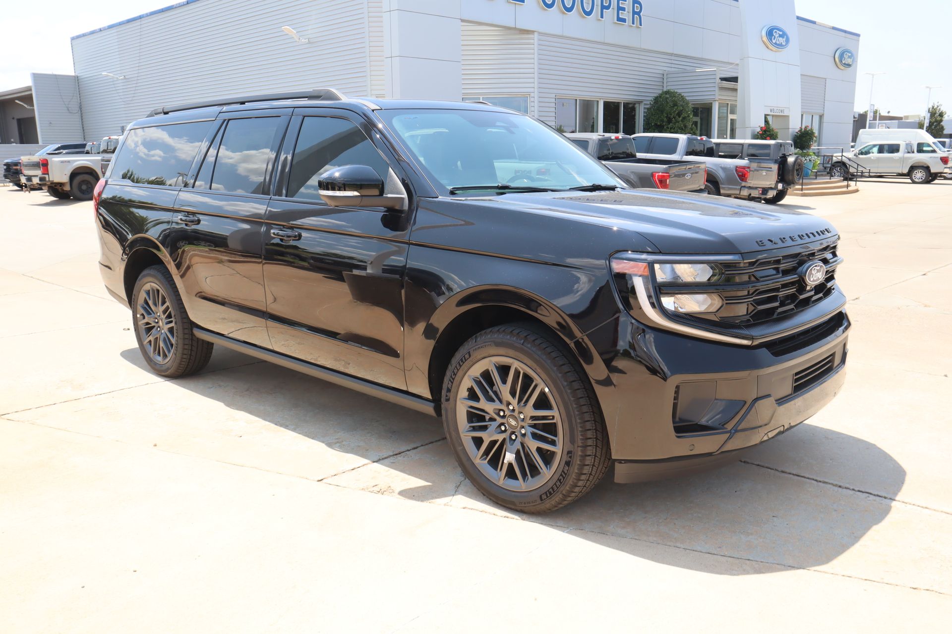 2027 Ford Expedition Max Platinum SUV