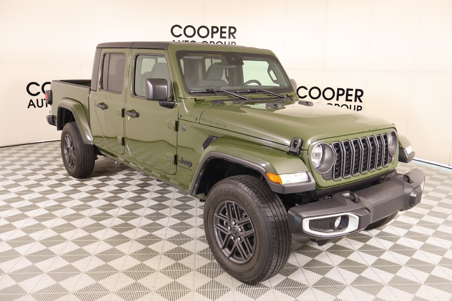 2024 Jeep Gladiator