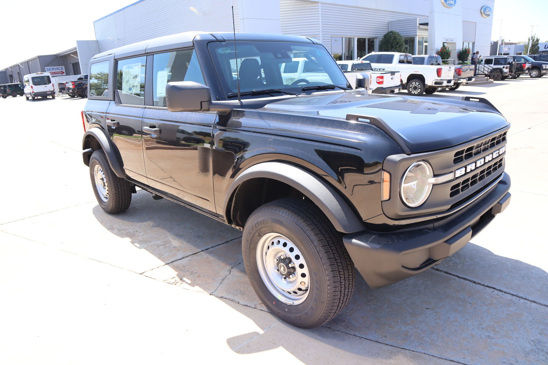 2026 Ford Bronco Base SUV