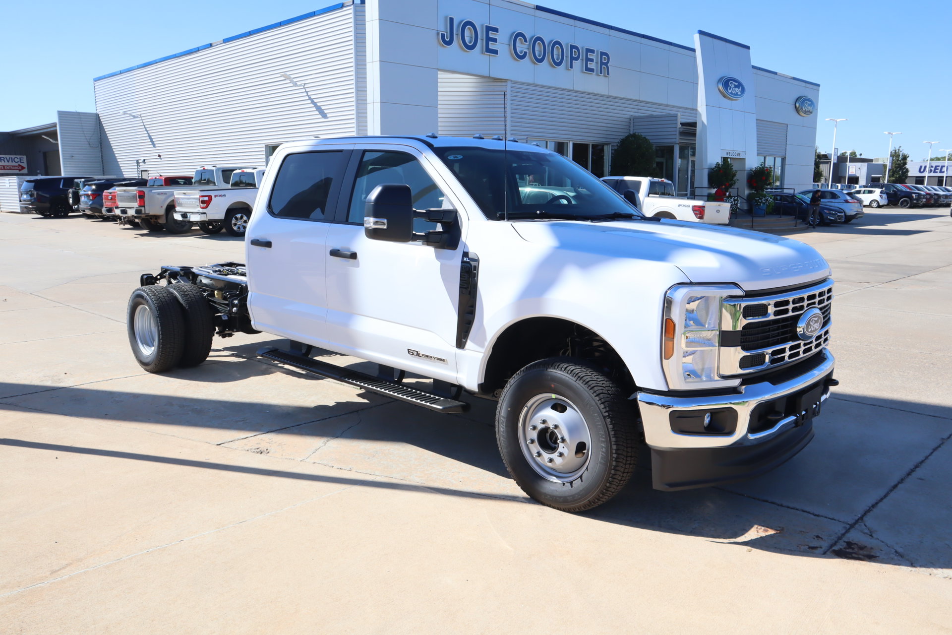 2027 Ford F-350 Chassis XL Truck Crew Cab