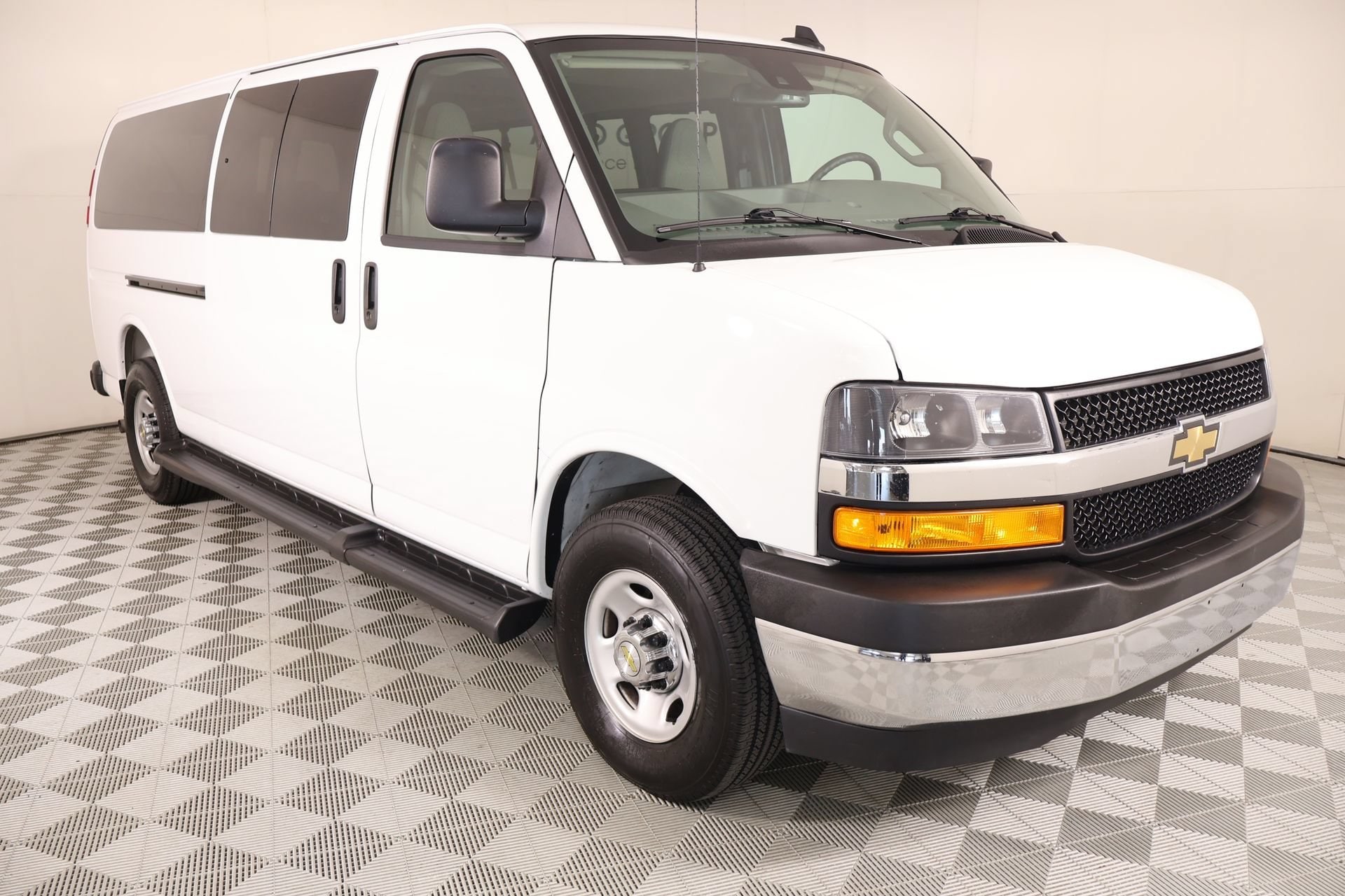 2025 Chevrolet Express Passenger