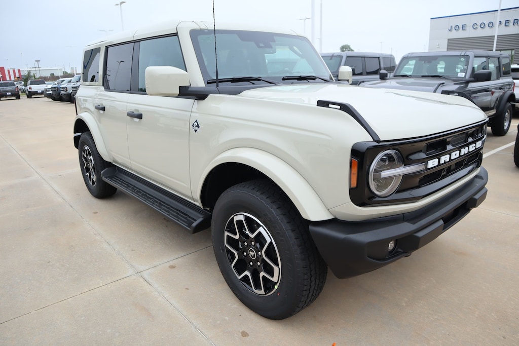New 2026 Ford Bronco Outer Banks SUV
