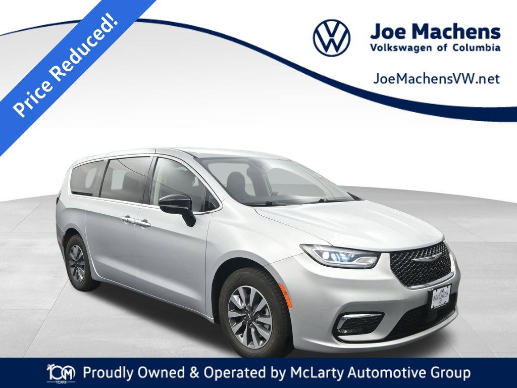 2024 Chrysler Pacifica PHEV Select