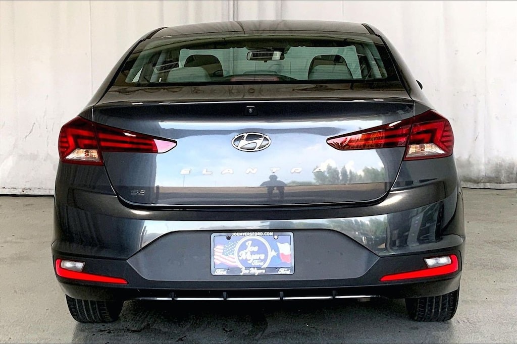 Used 2020 Hyundai Elantra SE Sedan