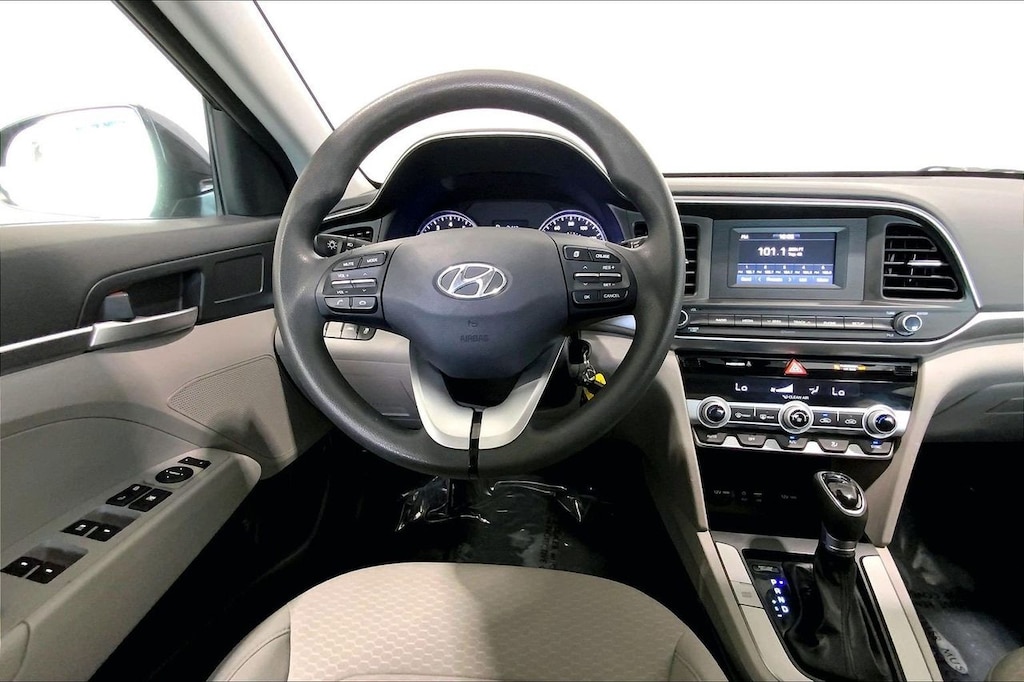 Used 2020 Hyundai Elantra SE Sedan