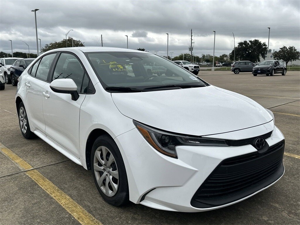 Used 2023 Toyota Corolla LE Sedan
