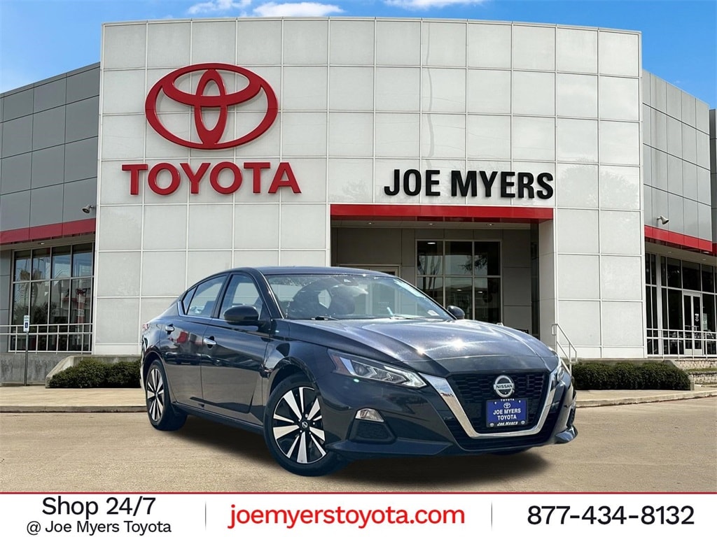 Used 2022 Nissan Altima 2.5 SV Sedan