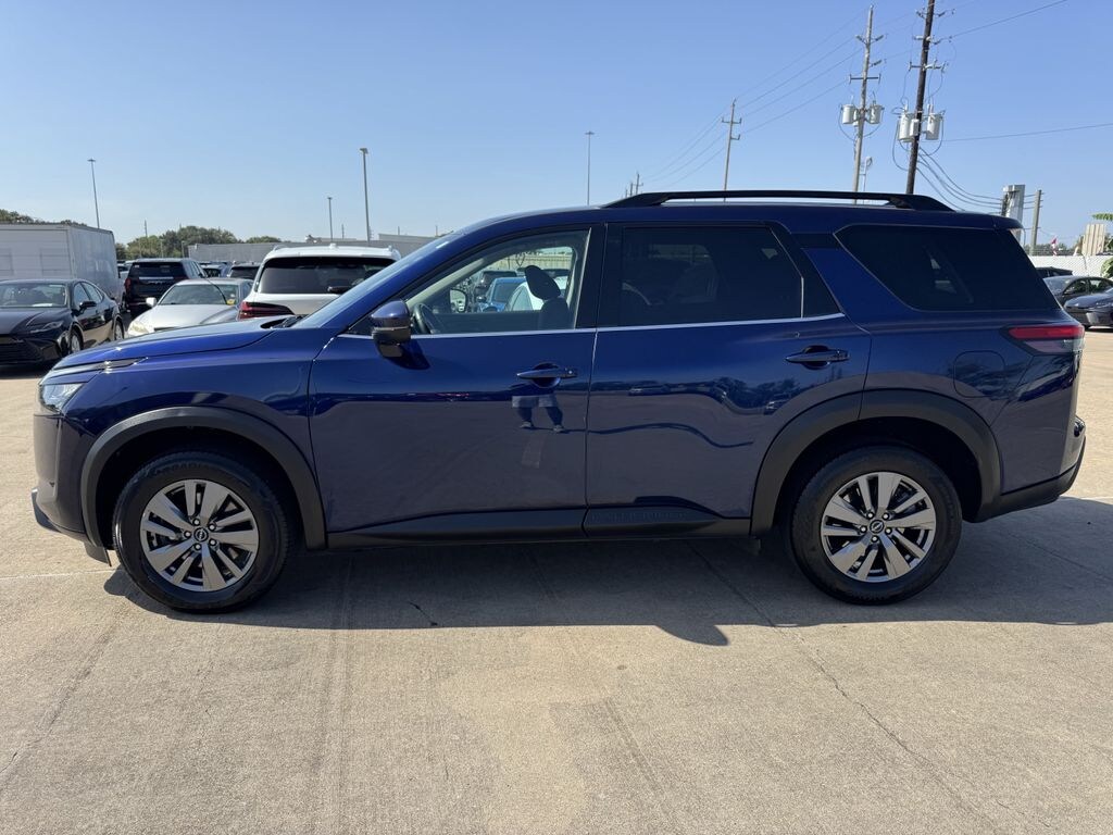 Used 2025 Nissan Pathfinder SV SUV