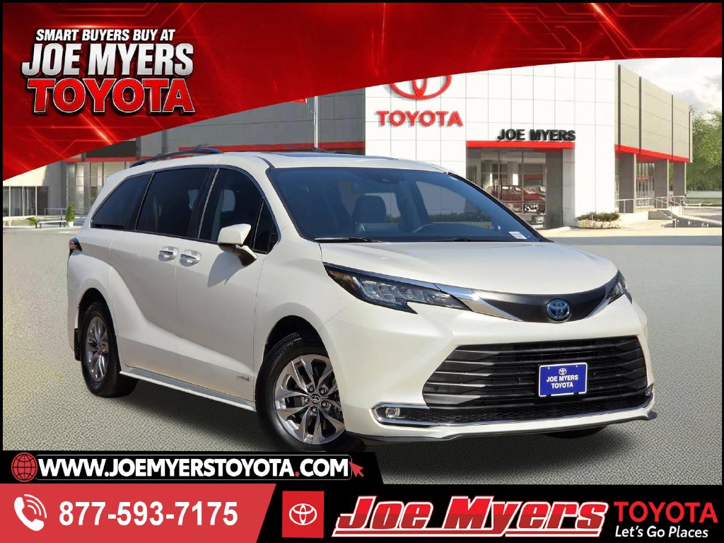 Used 2021 Toyota Sienna XLE Minivan/Van