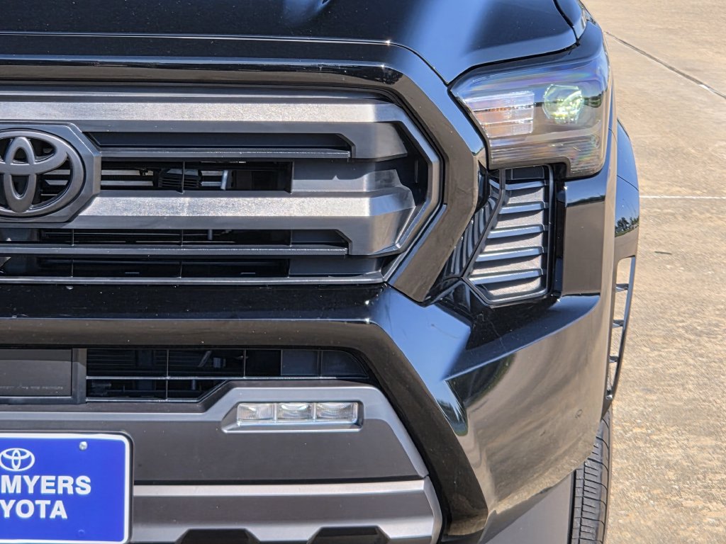 Used 2025 Toyota Tacoma SR5 Truck