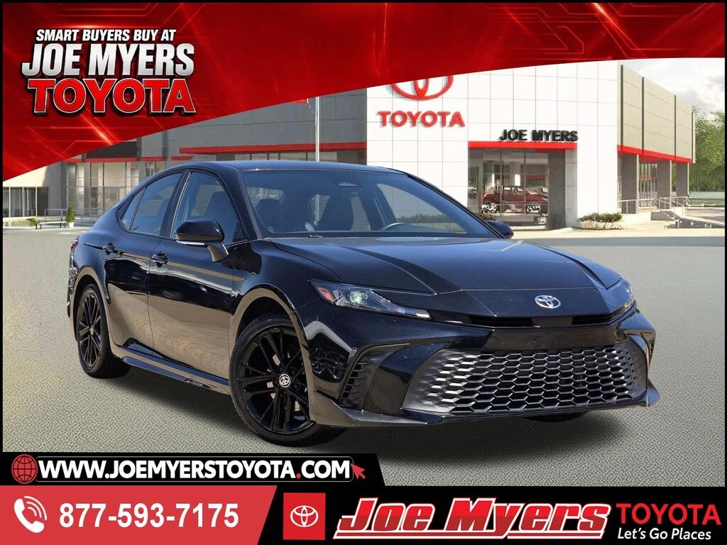 Used 2025 Toyota Camry SE Sedan