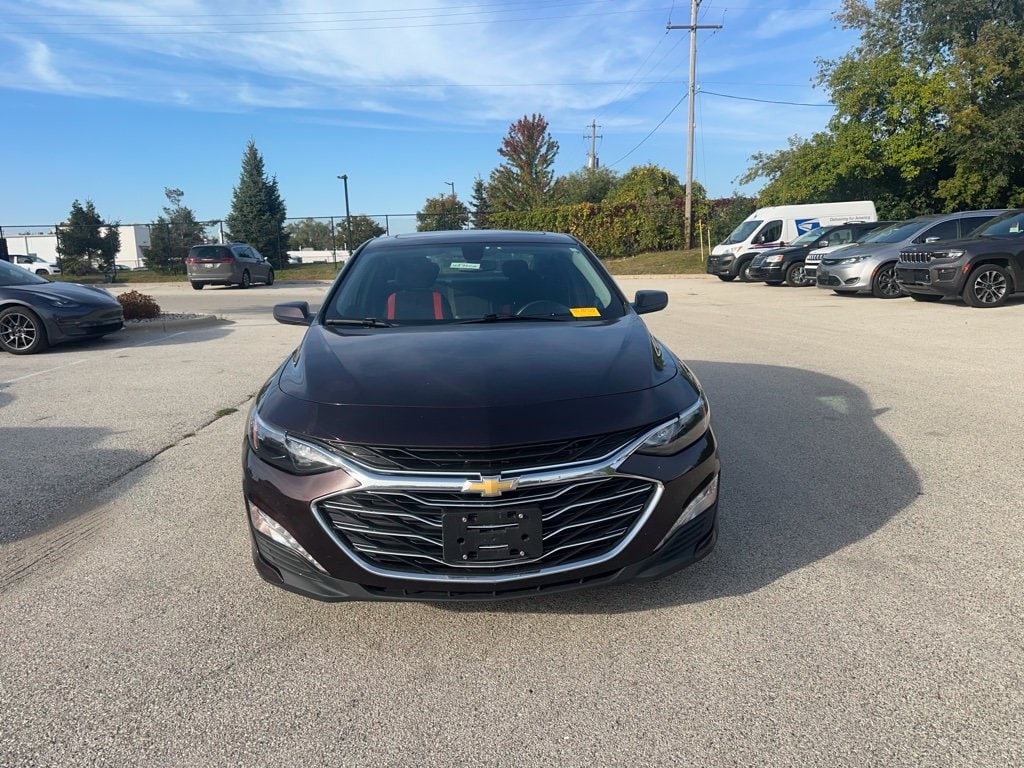 Used 2021 Chevrolet Malibu 1LT with VIN 1G1ZD5ST7MF044427 for sale in Glendale, WI