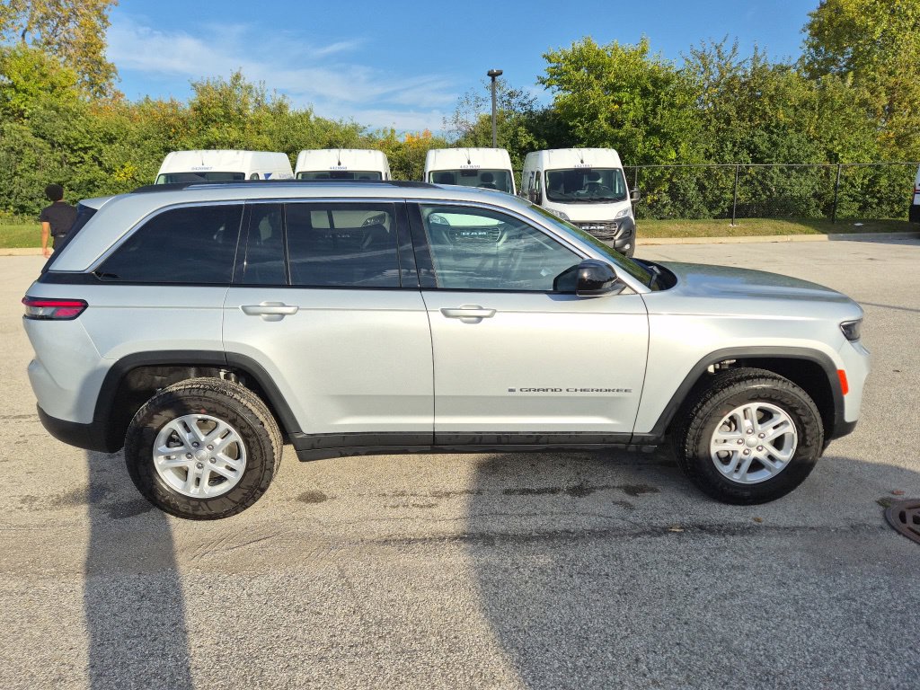 Used 2023 Jeep Grand Cherokee Laredo SUV