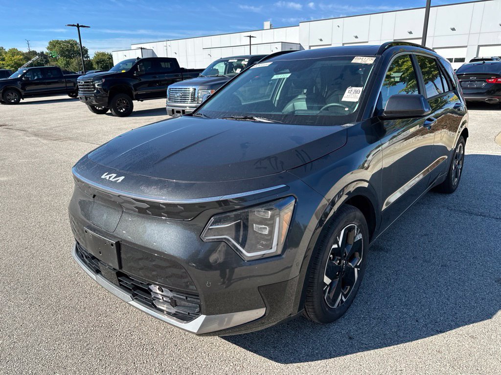 Used 2023 Kia Niro Wave with VIN KNDCT3L17P5076175 for sale in Glendale, WI