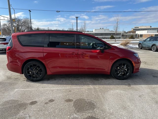 2026 Chrysler Pacifica Select - Photo 5