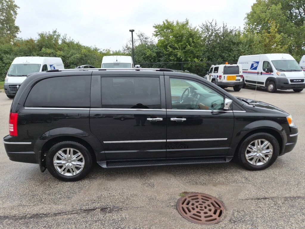 Used 2008 Chrysler Town & Country Limited Minivan/Van