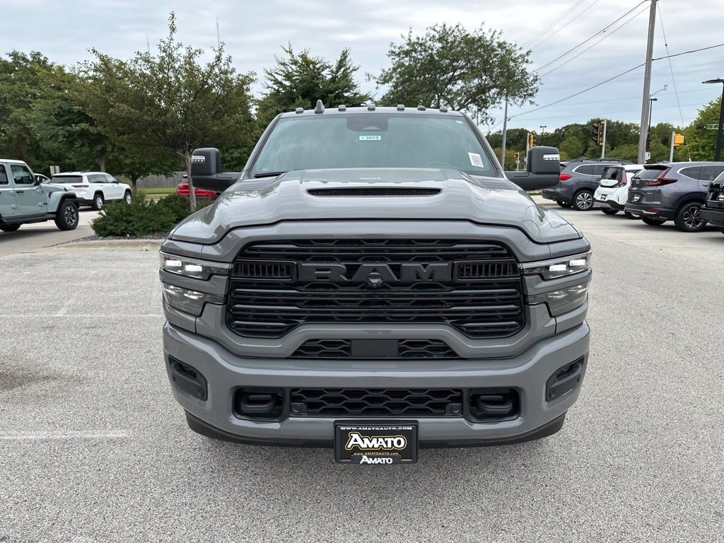 New 2027 Ram 3500 LARAMIE CREW CAB 4X4 8' BOX Pickup