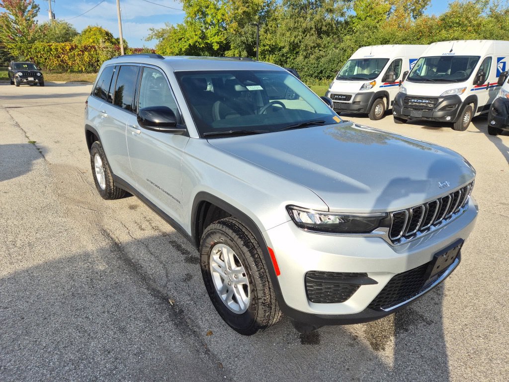 Used 2023 Jeep Grand Cherokee Laredo SUV
