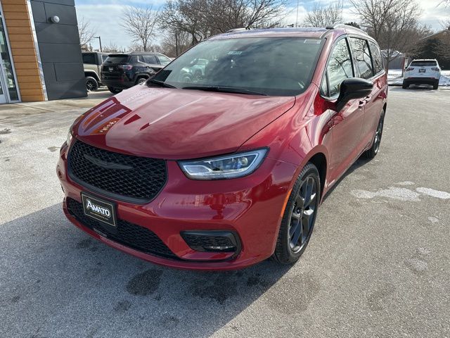 2026 Chrysler Pacifica Select - Photo 2