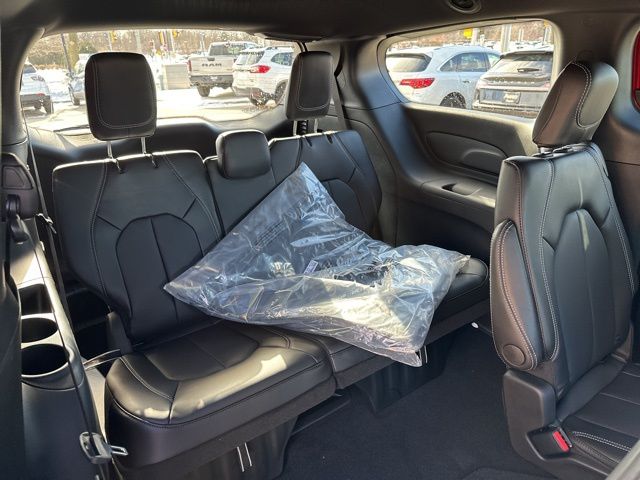 2026 Chrysler Pacifica Select - Photo 18