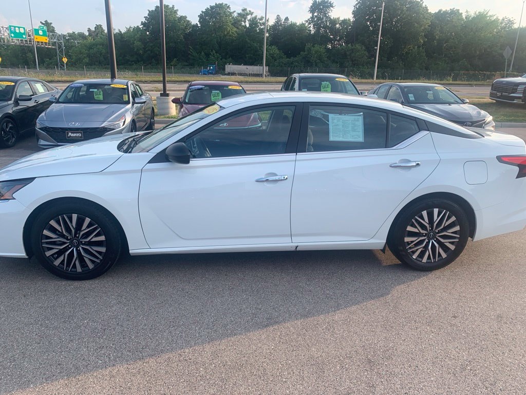 Used 2025 Nissan Altima 2.5 SV Sedan