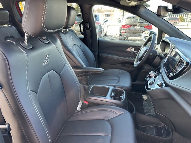 2026 Chrysler Pacifica Select - Photo 14
