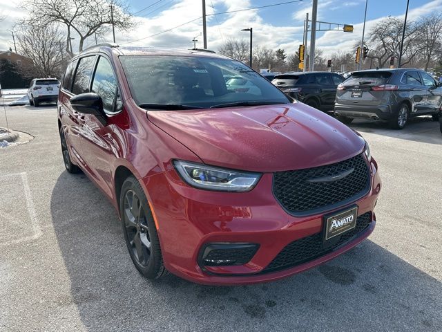 2026 Chrysler Pacifica Select - Photo 4