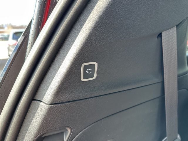2026 Chrysler Pacifica Select - Photo 11