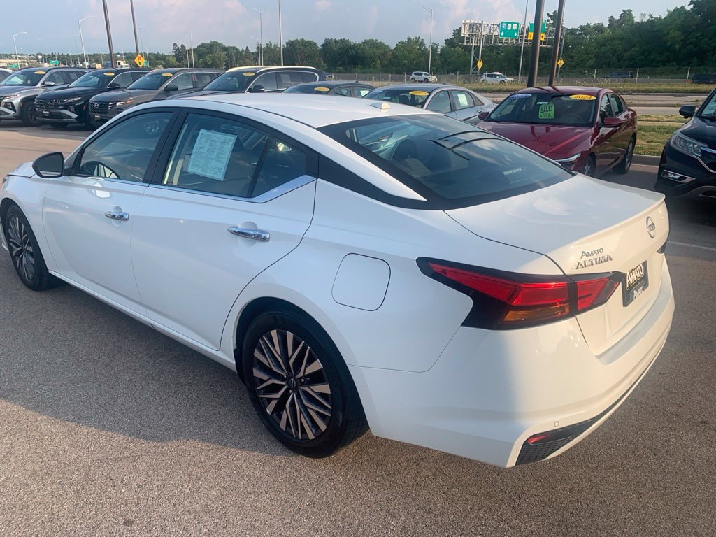 Used 2025 Nissan Altima 2.5 SV Sedan