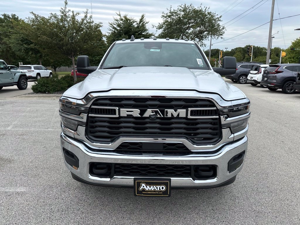 New 2027 Ram 3500 TRADESMAN CREW CAB 4X4 8' BOX Pickup