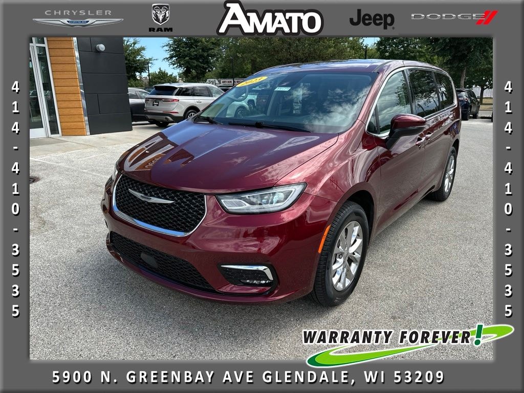 Used 2023 Chrysler Pacifica Touring L Minivan/Van