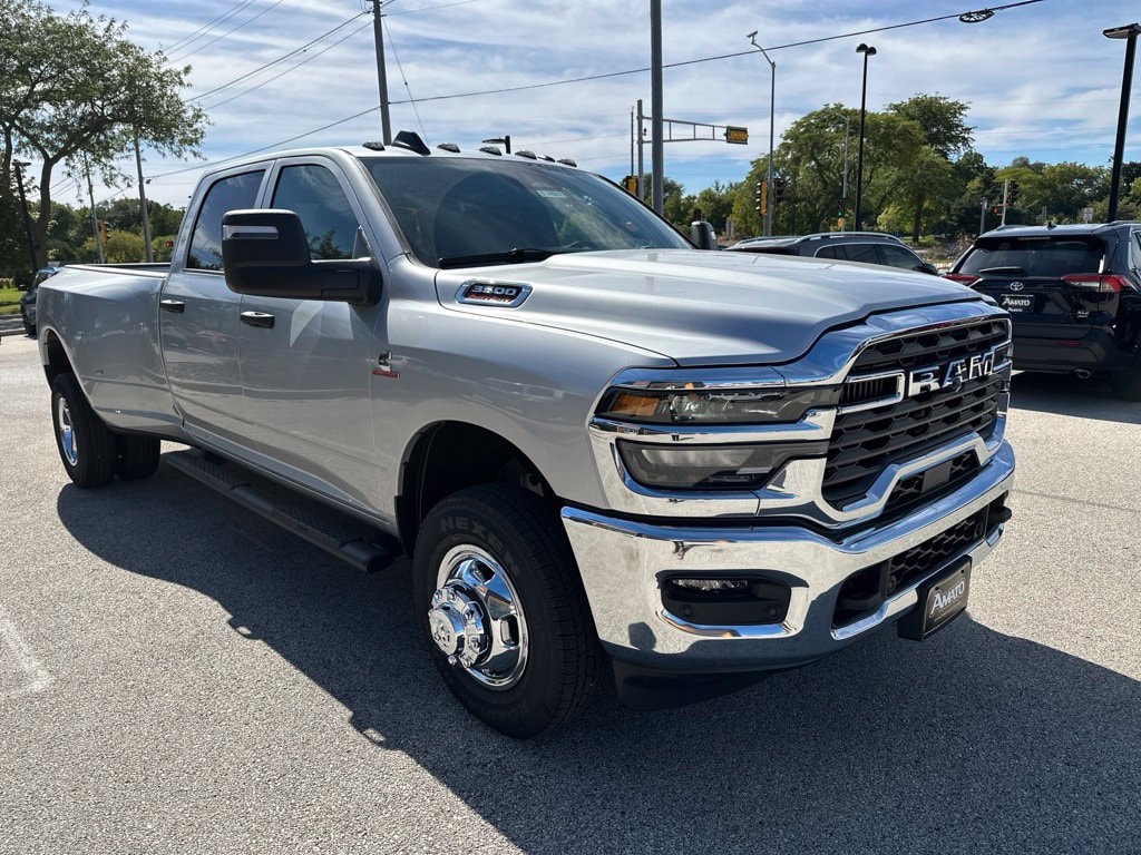 New 2027 Ram 3500 TRADESMAN CREW CAB 4X4 8' BOX Pickup