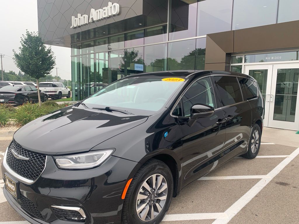 2023 Chrysler Pacifica Hybrid