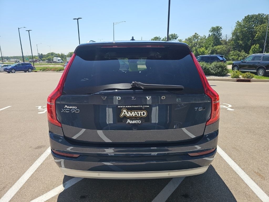Used 2022 Volvo XC90 T5 AWD Momentum 7 Seater SUV