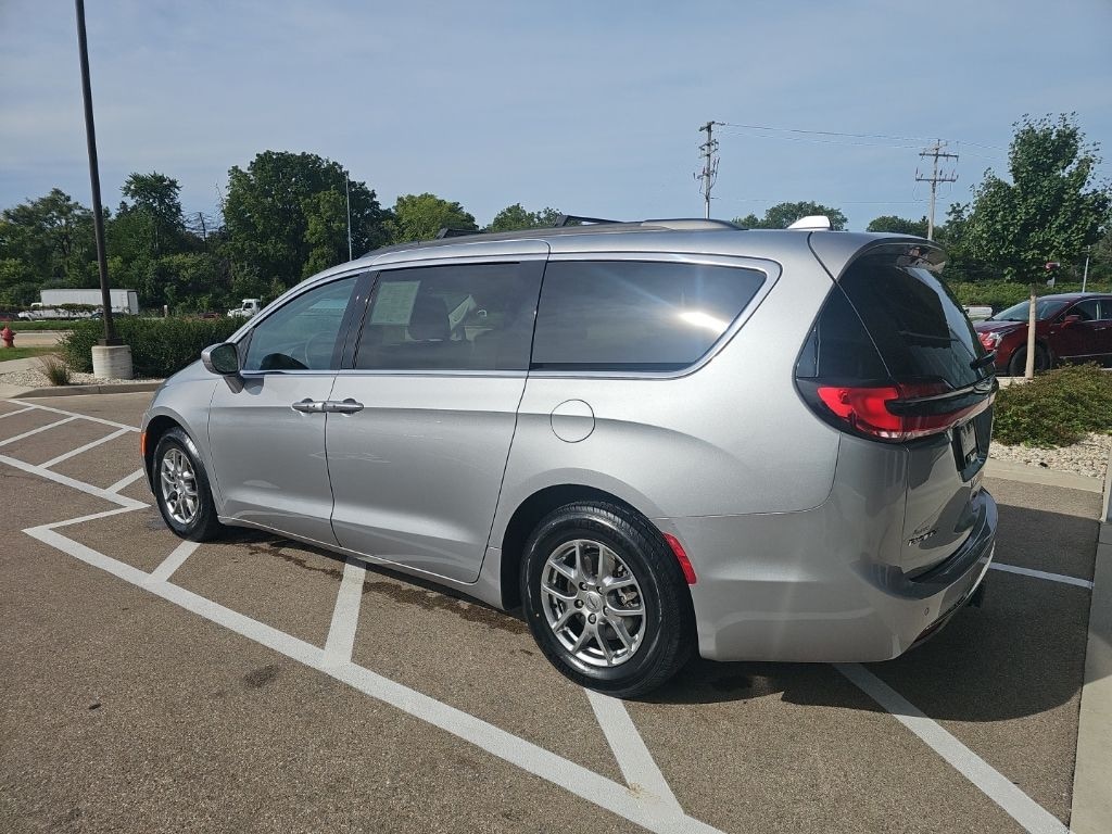Used 2021 Chrysler Pacifica Touring Minivan/Van