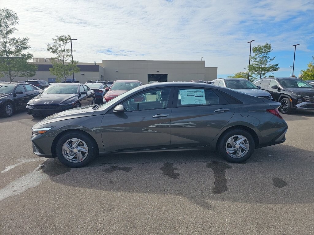 New 2026 Hyundai Elantra SE Sedan