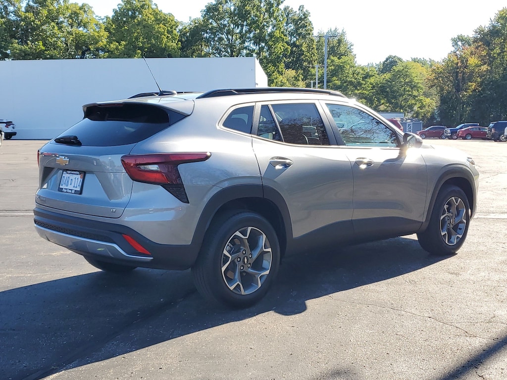 Used 2025 Chevrolet Trax LT SUV