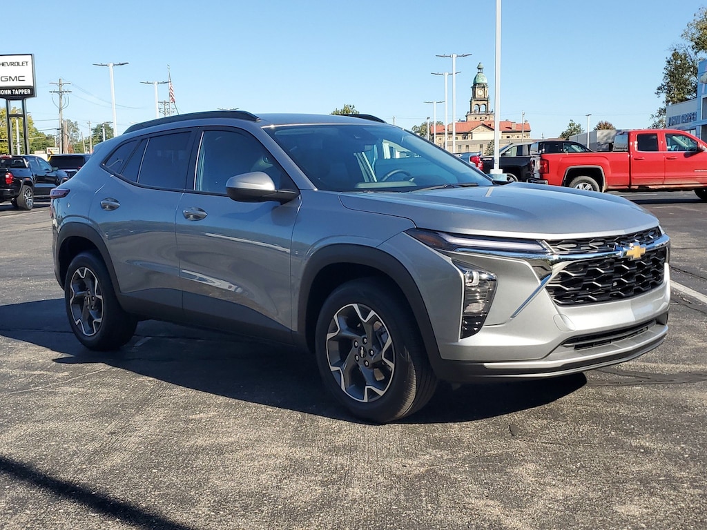 Used 2025 Chevrolet Trax LT SUV