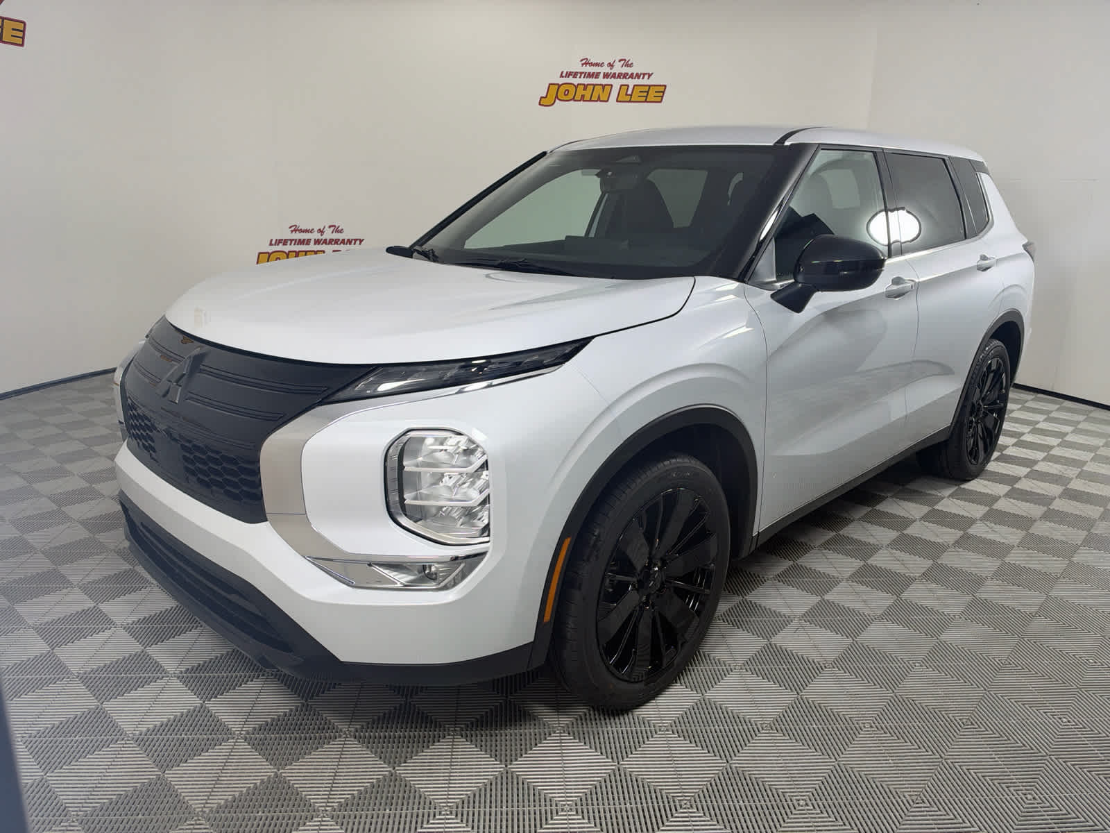 2026 Mitsubishi Outlander LE SUV
