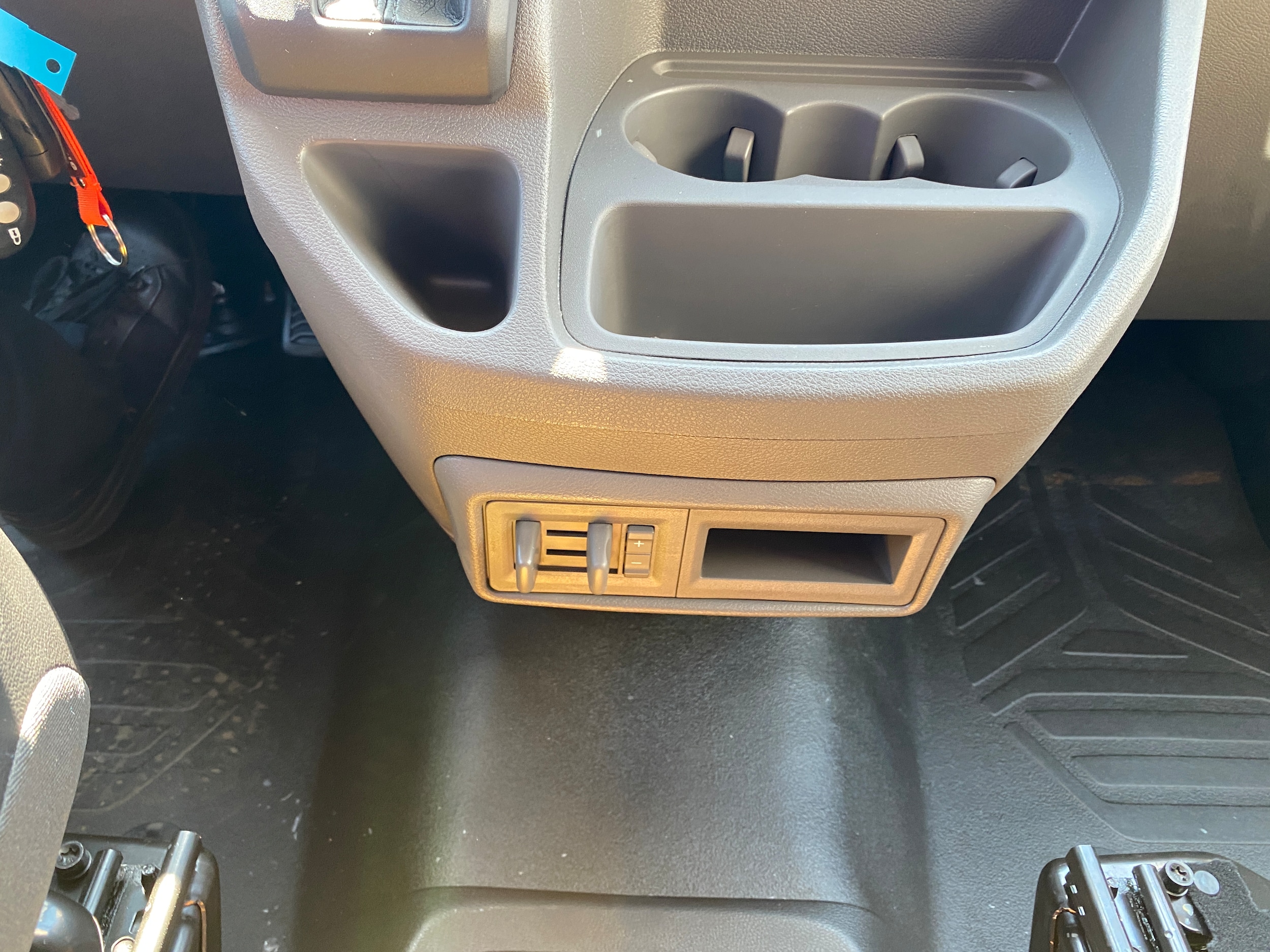 2025 Ford Transit Cutaway Base - Photo 38