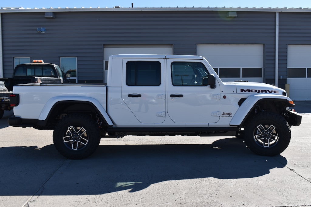 New 2026 Jeep Gladiator MOJAVE X 4X4 Pickup