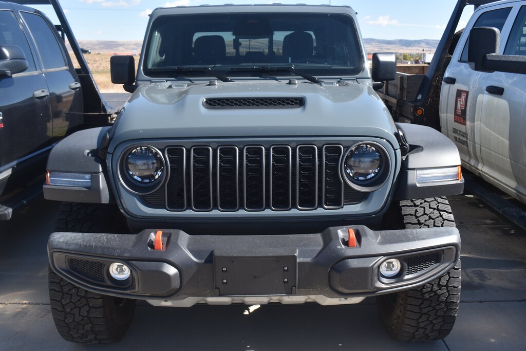 Used 2026 Jeep Gladiator Mojave Truck Crew Cab