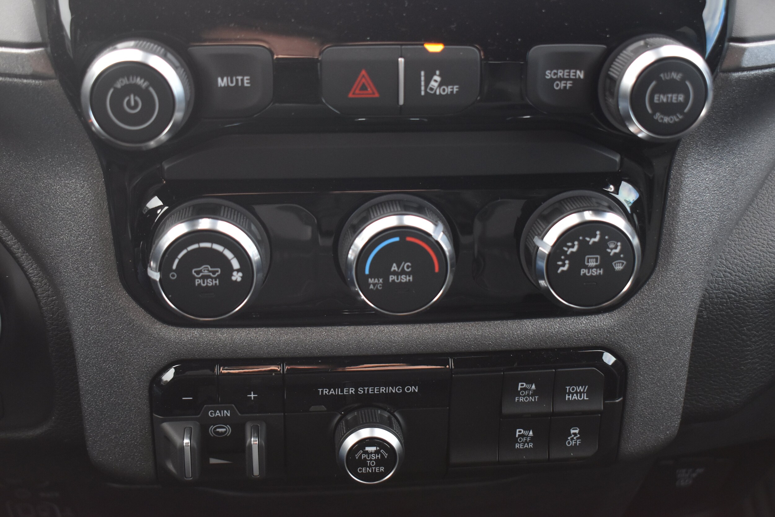 2026 RAM 1500 Warlock - Photo 28