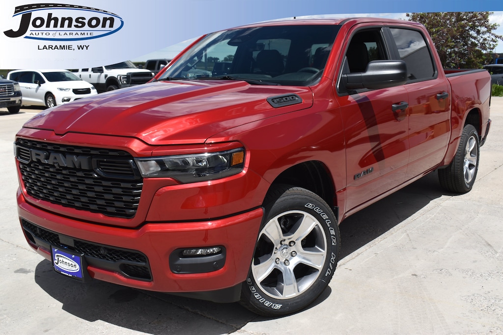 New 2026 Ram 1500 EXPRESS CREW CAB 4X4 5'7 BOX Pickup