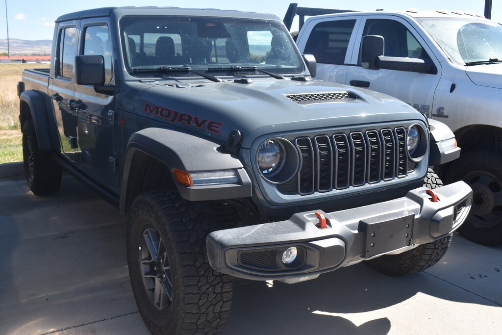 Used 2026 Jeep Gladiator Mojave Truck Crew Cab