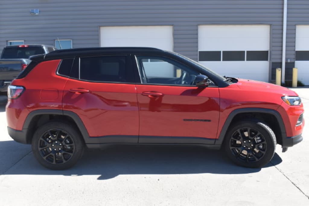 Used 2023 Jeep Compass Altitude SUV