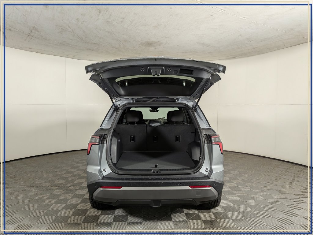 2027 Chevrolet Equinox LT - Photo 12