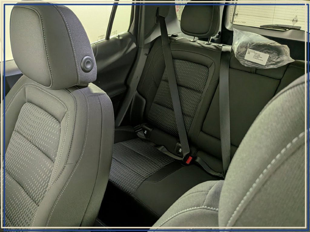 2027 Chevrolet Equinox LT - Photo 25
