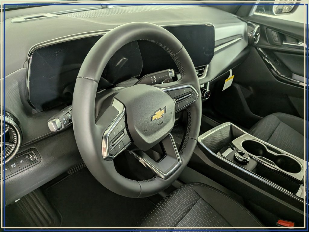 2027 Chevrolet Equinox LT - Photo 17